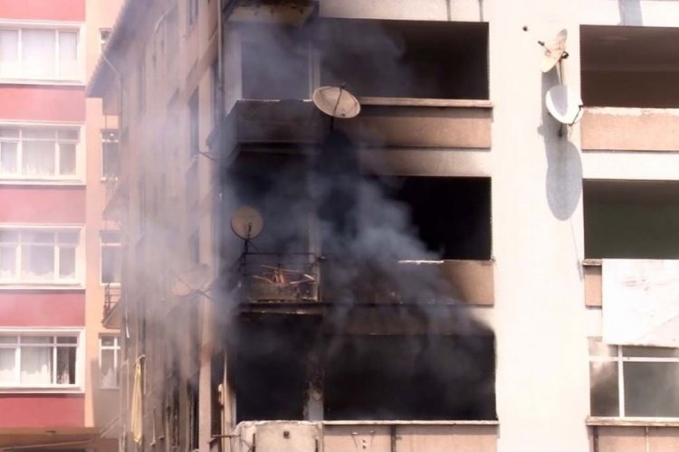 E-5 kenarındaki metruk bina yangını korkuttu