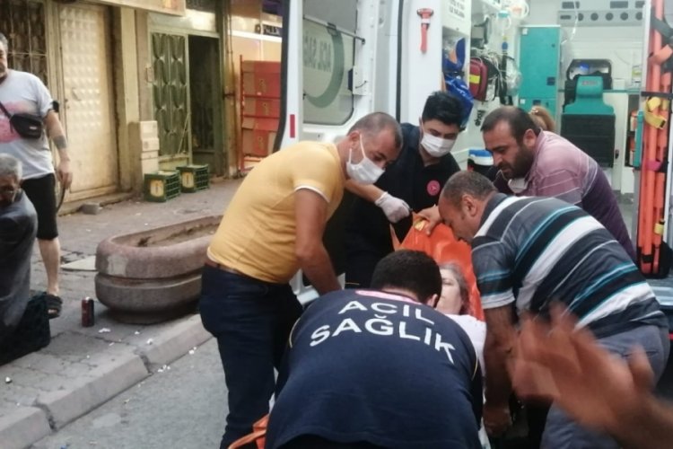 Bir kadın, komşusu tarafından bı&ccedil;aklandı