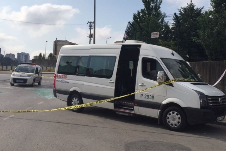Kocaeli'nde iş&ccedil;i servisini kurşunlayan ş&uuml;pheliler adliyede
