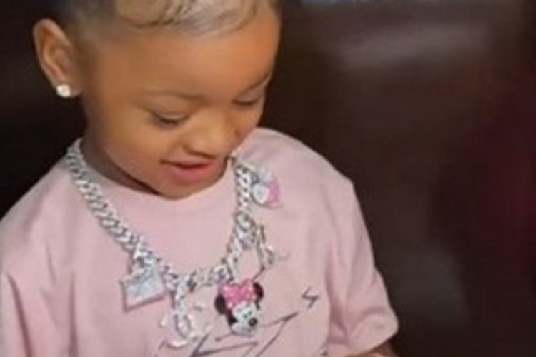 Cardi B'den &uuml;&ccedil; yaşındaki kızına 124 bin dolarlık gerdanlık