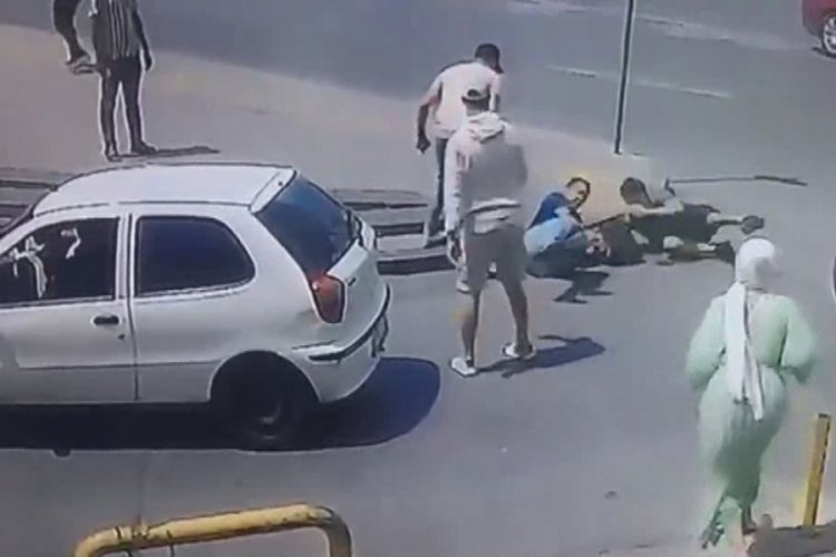 Sokak ortasında gasp dehşeti!