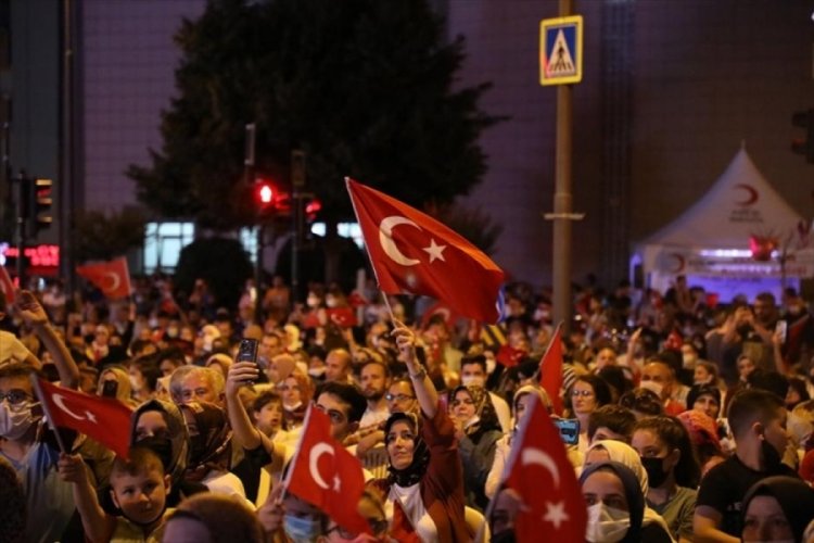 Bursa İneg&ouml;l 15 Temmuz'da tek y&uuml;rek oldu