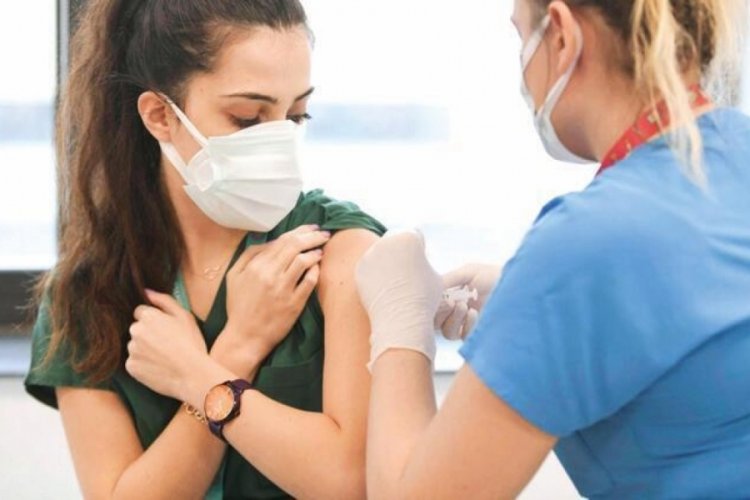 Bakan Koca paylaştı: 62 milyon dozdan fazla aşı yapıldı