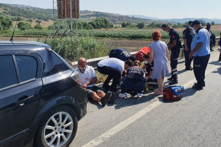 Susurluk'ta trakt&ouml;r ve otomobil &ccedil;arpıştı