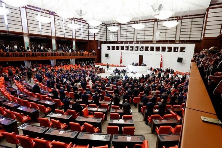 Torba kanunda değişiklik: Ek g&ouml;zaltı s&uuml;releri 1 yıl uzatılıyor