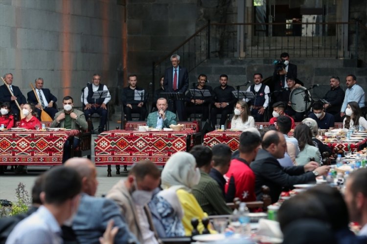 Cumhurbaşkanı Erdoğan,  Erzurum'da gençlerle buluştu