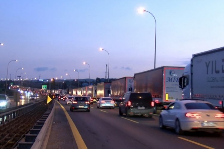 &Ccedil;atalca'da uzun tır kuyruğu