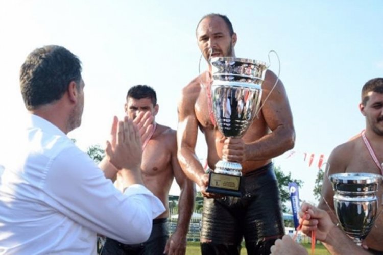 Ali G&uuml;rb&uuml;z, ikinci kez başpehlivan oldu