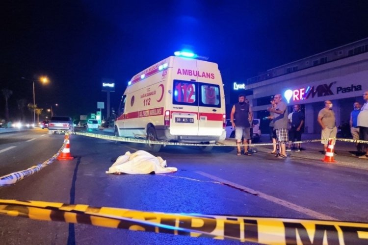 Karşıya ge&ccedil;mek isterken canından oldu