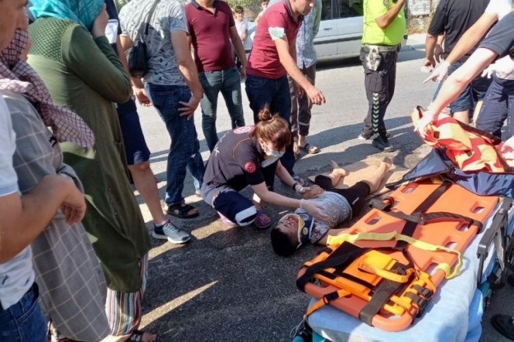 Karşıya ge&ccedil;mek isteyen &ccedil;ocuğa motosiklet &ccedil;arptı