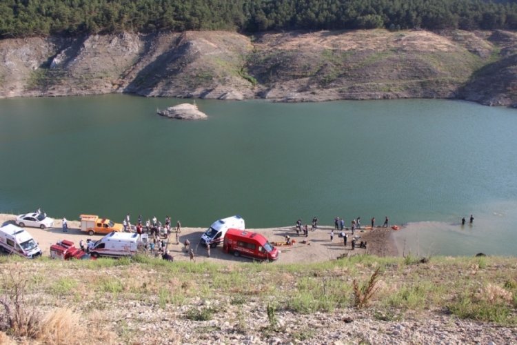 Amasya'da aynı aileden 5 kişiye mezar olan yol kapatıldı
