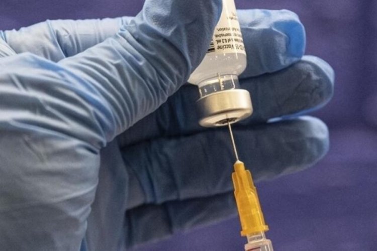 Japonya'da Moderna aşısının 12 yaş ve üzerindekilere yapılması onaylandı