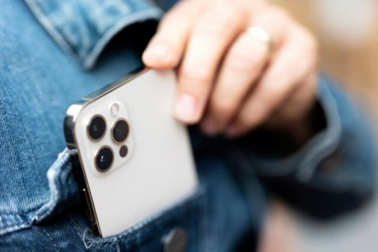 Telefonumuzun kamerasından izlendiğimizi nasıl anlayabiliriz?