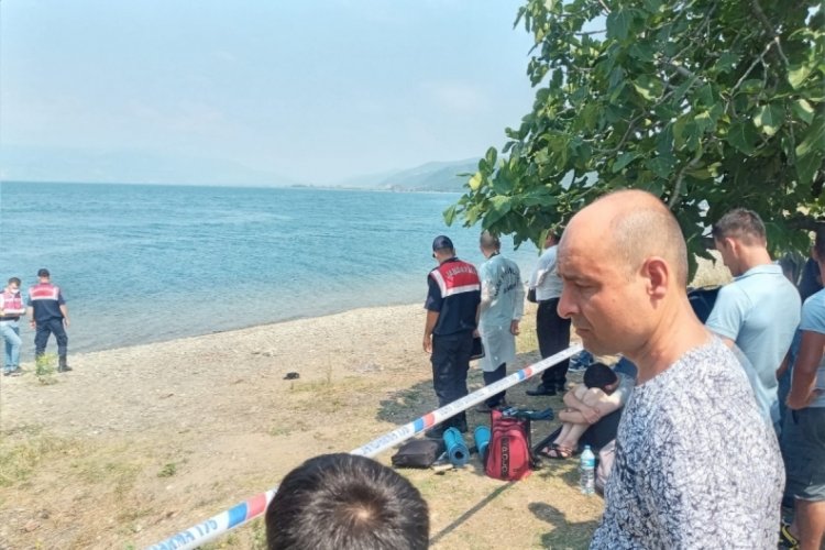 Bursa İznik G&ouml;l&uuml;'nde kaybolan gencin cansız bedenine ulaşıldı!