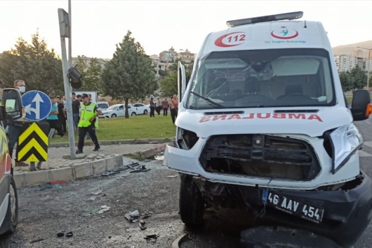 Kahramanmaraş'ta feci kaza! 1 &ouml;l&uuml;, 3 yaralı