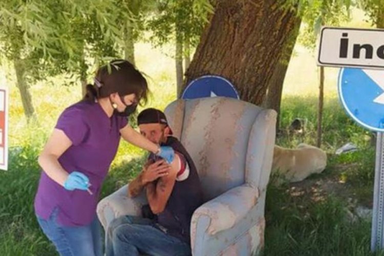 Bakan Koca paylaştı... Aşısını olmayan tek kişiydi