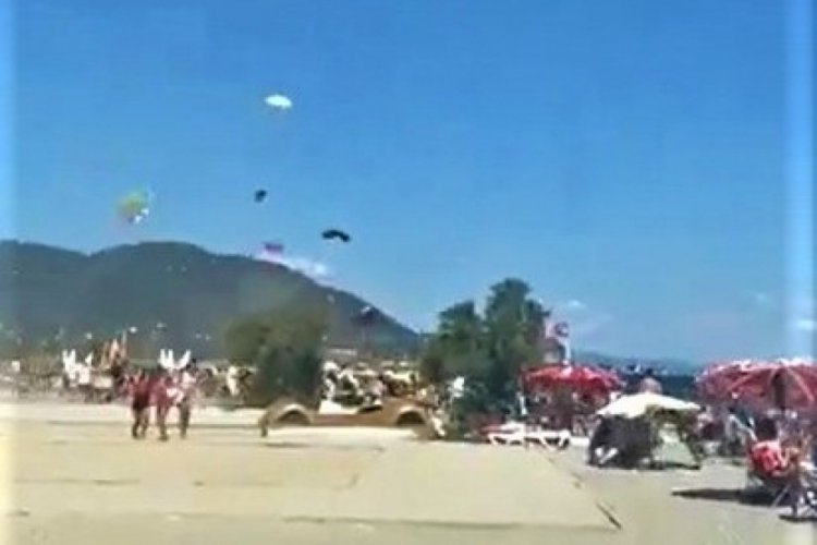 Plajda panik anları! Herkes bir anda ka&ccedil;maya başladı