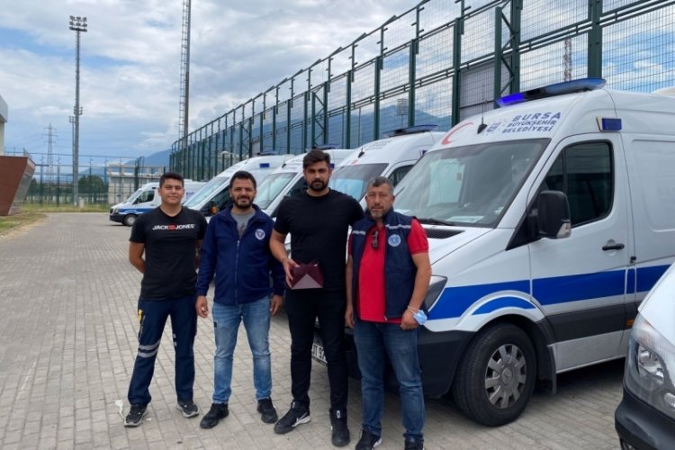 Bursa'da Ak Partili gen&ccedil;lerden bayram ziyareti