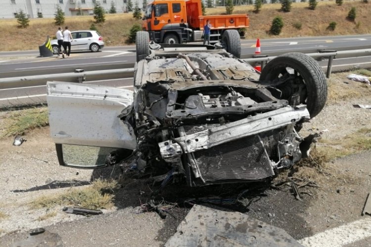 Takla atan otomobilde 6 kişi yaralandı