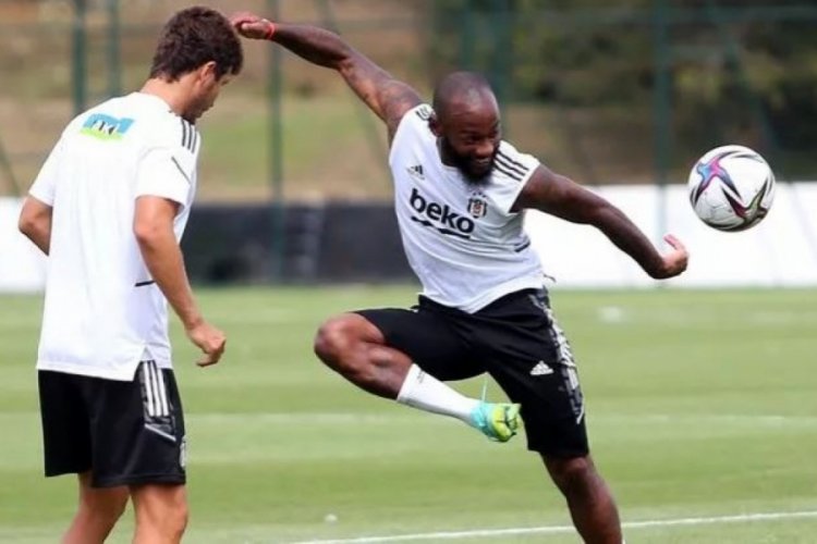 Beşiktaş, g&uuml;n&uuml;n ilk antrenmanını yaptı