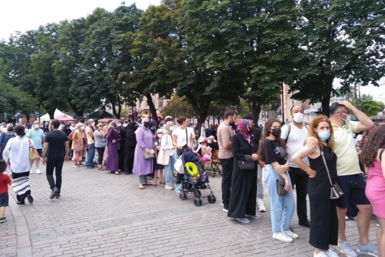 Ayasofya Camii'ne ziyaret&ccedil;i akını