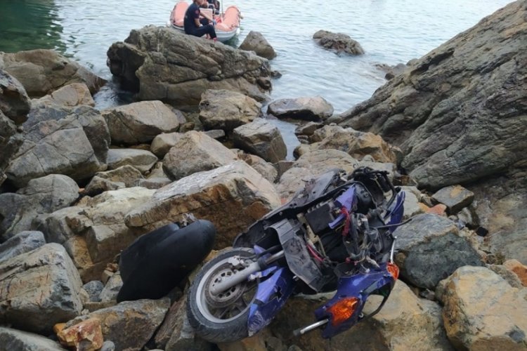 180 metrelik u&ccedil;urumdan yuvarlanan motosiklet s&uuml;r&uuml;c&uuml;s&uuml; &ouml;ld&uuml;