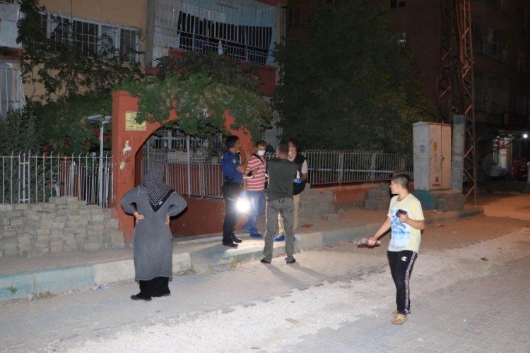 Para vermedi diye ailesini vurdu!