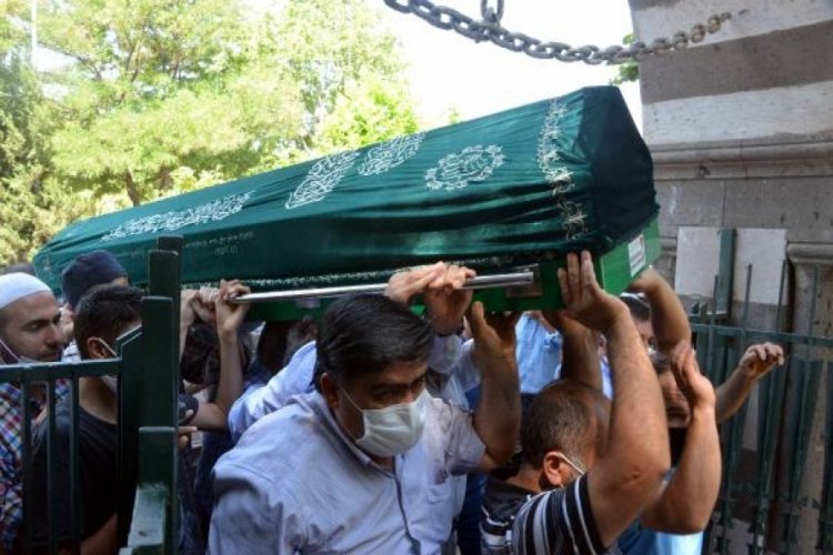 Cemaate namaz kıldırdıktan sonra hayatını kaybetti