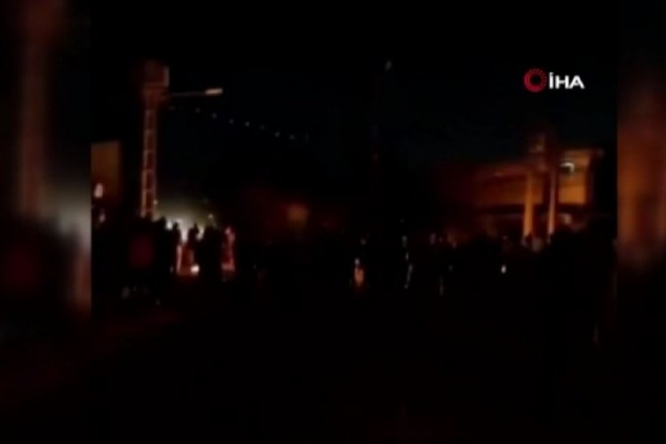 İran'da Devrim Muhafızları ile silahlı grup arasında &ccedil;atışma: 4 &ouml;l&uuml;