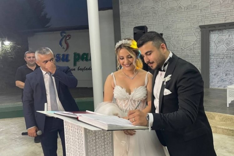 Bursa'da nikah memuru kendi kızının nikahını kıydı