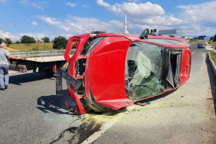 Kastamonu'da kaza yapan aracın motoru metrelerce fırladı