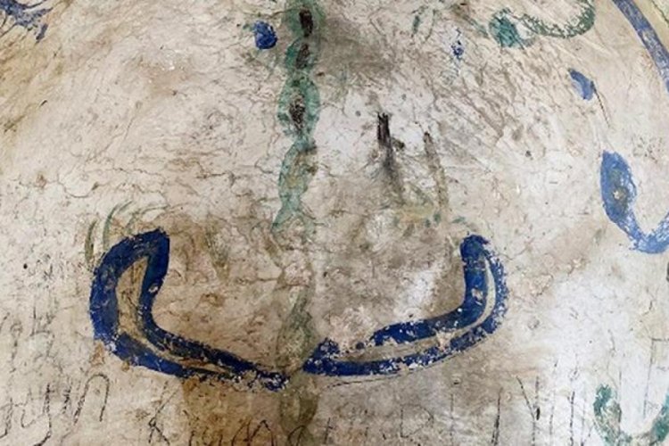 Antalya'da tarihi camiyi b&ouml;yle kirlettiler