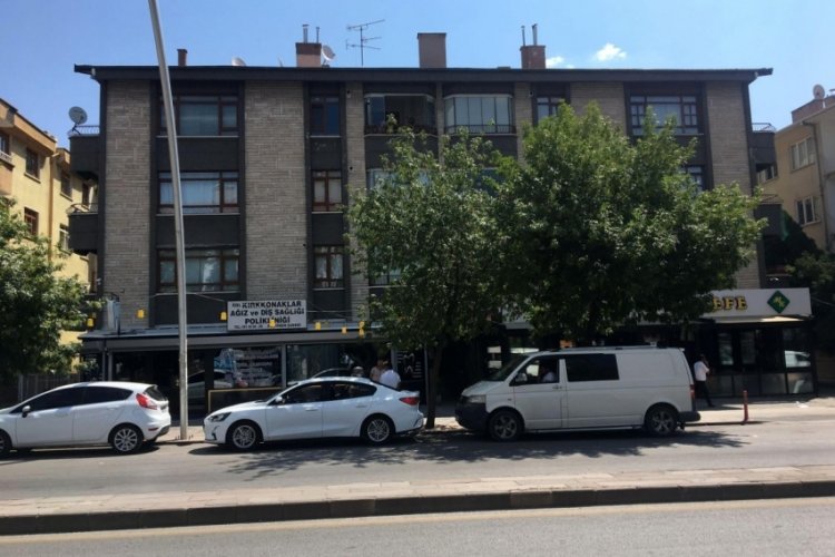 Ankara'da emekli asker, eşini kravatla boğup, intihar etti