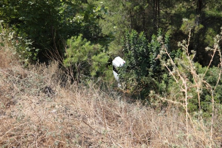 Antalya'da şarampole yuvarlanan otomobildeki 4 Rus yaralandı