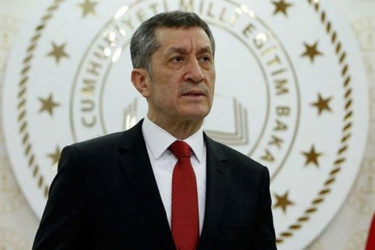 Bakan Sel&ccedil;uk'tan y&uuml;z y&uuml;ze eğitim a&ccedil;ıklaması!
