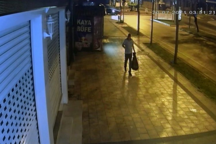 Adana'da 50 bin lira değerinde sigara &ccedil;alan 2 ş&uuml;pheli yakalandı