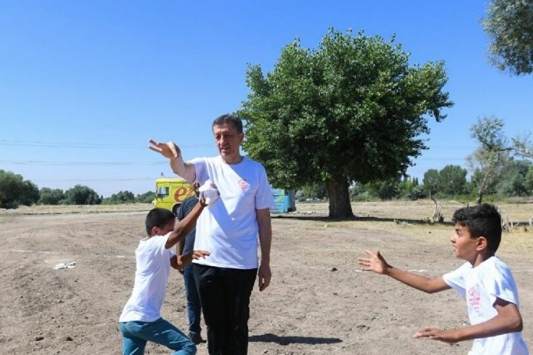 Bakan Selçuk: Tarım işçilerinin yoğun bulunduğu 11 ilimizde 'Mobil Okul' projesini başlatıyoruz