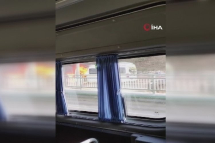 Bursa'da işçi servisi alev topuna döndü! İşçiler son anda kurtuldu