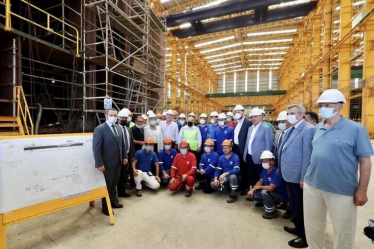 Bakan Varank, canlı balık taşıma gemisinin ilk kaynağını yaptı