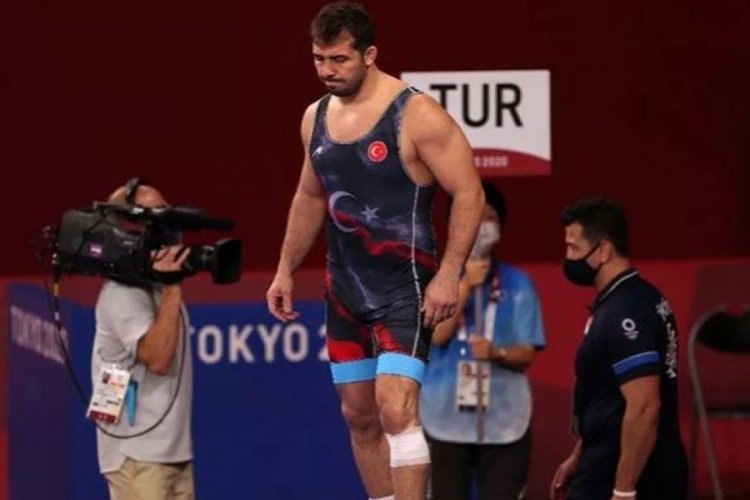 Milli g&uuml;reş&ccedil;i Cenk İldem son 16 turunda Bulgar Kiril Milov'a yenilerek final şansını yitirdi