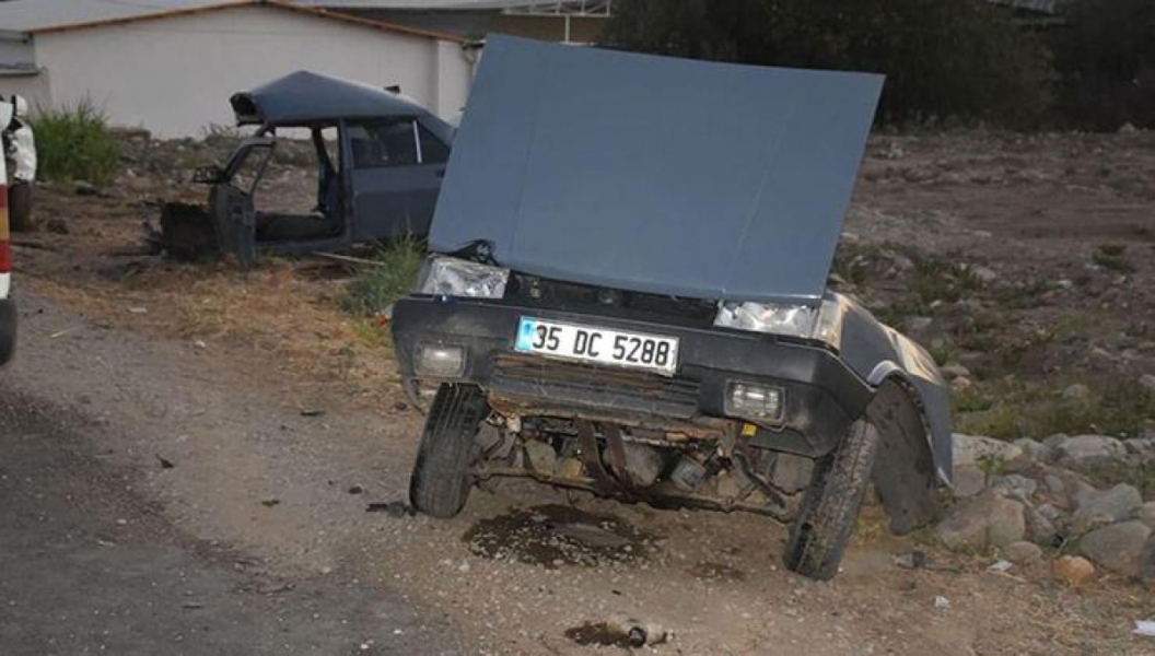 Aydın'da feci kaza! Otomobil ikiye ayrıldı