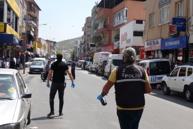 İzmir'de bor&ccedil;-alacak tartışması! 3 yaralı