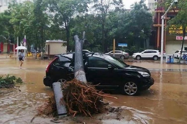 &Ccedil;in'deki sel felaketinde &ouml;l&uuml; sayısı 300'&uuml; aştı