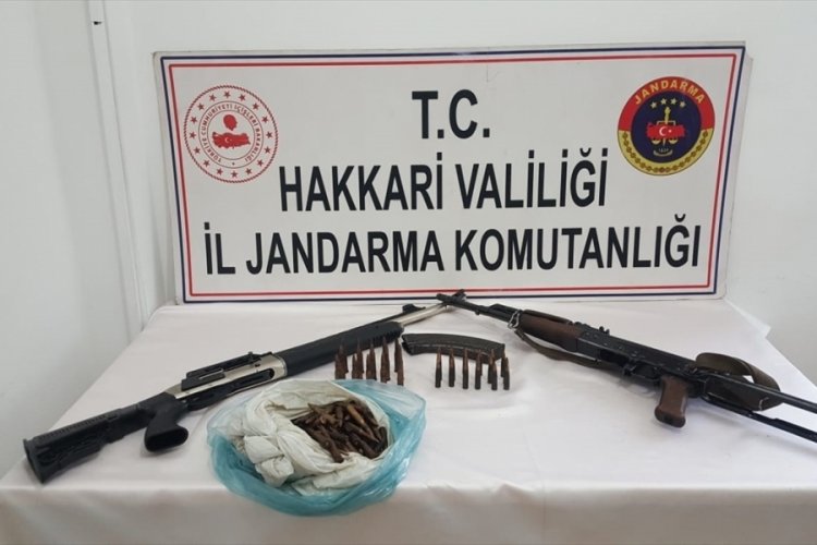 Hakkari'de ter&ouml;ristlere ait silah ve m&uuml;himmat ele ge&ccedil;irildi