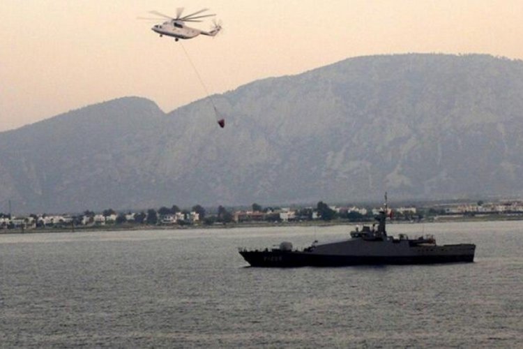 Yangın bölgesine, Deniz Kuvvet Komutanlığı'na ait Karakol Botu ve bir Çıkarma Gemisi sevk edildi!