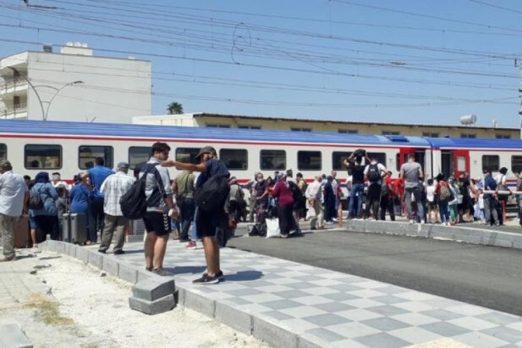 Tren ters makasa girdi!  300 yolcu tahliye edildi