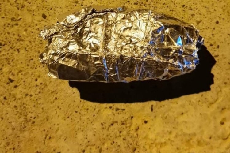 Otob&uuml;steki yolcunun &uuml;zerinden uyuşturucu &ccedil;ıktı
