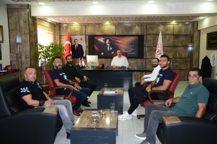 Bursasporlu tekvandocu Zeray'a plaket verildi