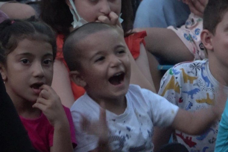 Bursa'da pet şişe getirene tiyatro, dondurma, gazoz bedava