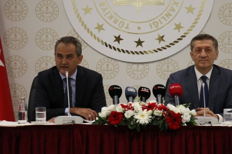 MEB'de devir teslim! Ziya Sel&ccedil;uk ve Mahmut &Ouml;zer'den a&ccedil;ıklamalar